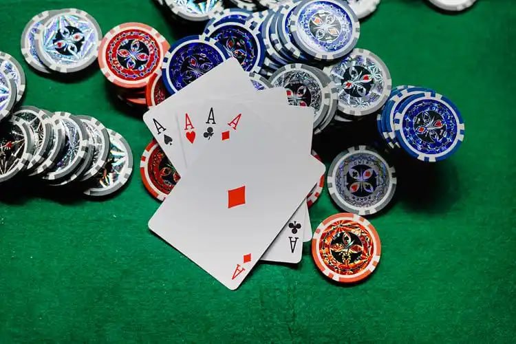Studio Texas Hold'em Bonus dengan dealer profesional di kaya303